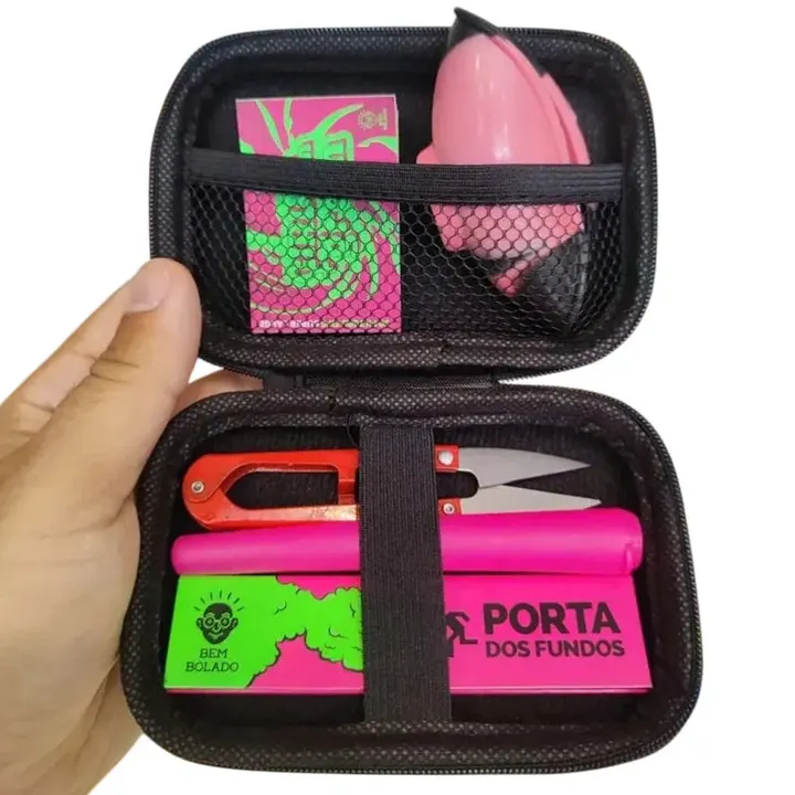 Kit Puff Flow com case aberta, seda, cuia rosa, tubo e tesoura
