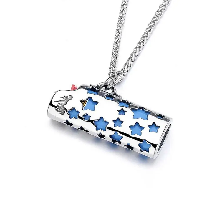 porta-isqueiro-bic-mini-j5-colar-estrelas-azuis-capa - Porta-isqueiro BIC Mini J5 com colar estrelas azuis em foto de capa sem corte.